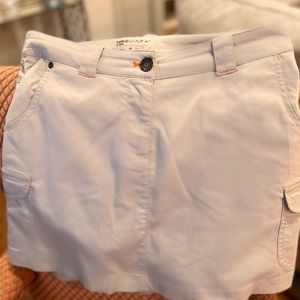 Nike Golf Skirt w detachable spandex shorts. Sz 4, khaki w/cargo-type pockets